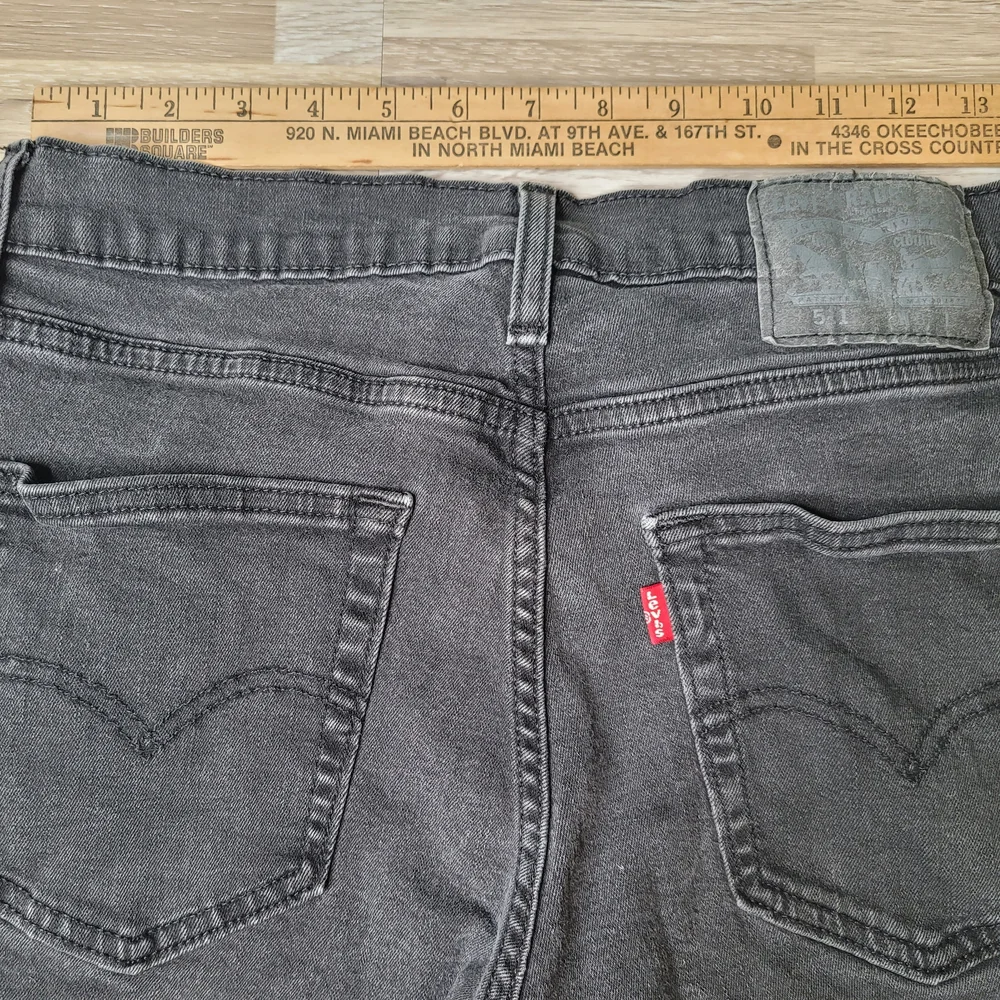 Levi's 511 Men's Size‎ 32 Charcoal Denim Shorts Spellout Pocket 9